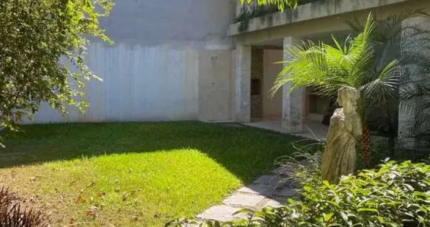 Casa Duplex  ,com 6 Suítes , em Condomínio fechado em Vargem Grande