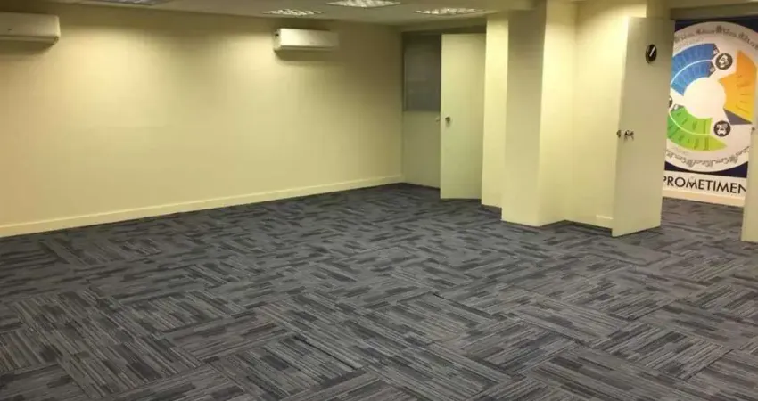 Comercial , com andar inteiro, dividido em salas no Centro!
