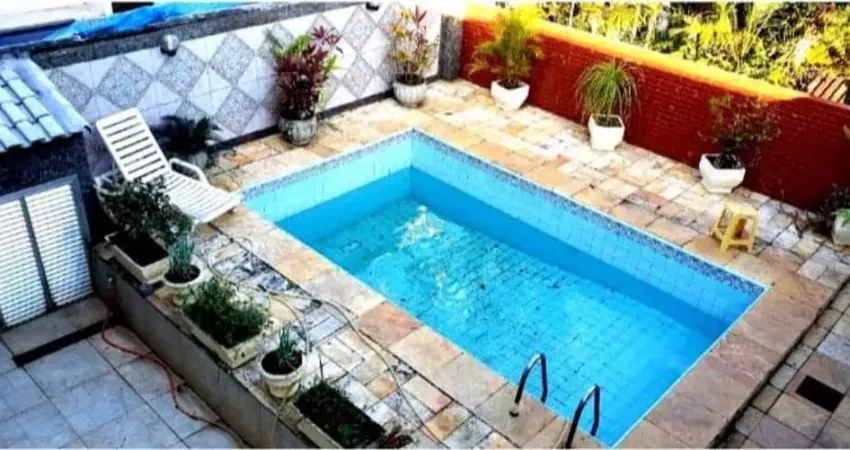 Casa Duplex , com 3 Quartos, 1 suíte na Taquara em Jacarepaguá