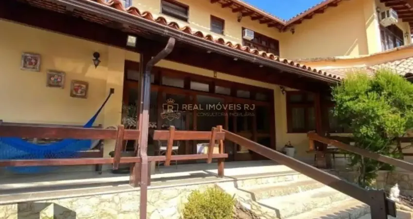 Locação de Casa com 7 Quartos na Barra da Tijuca