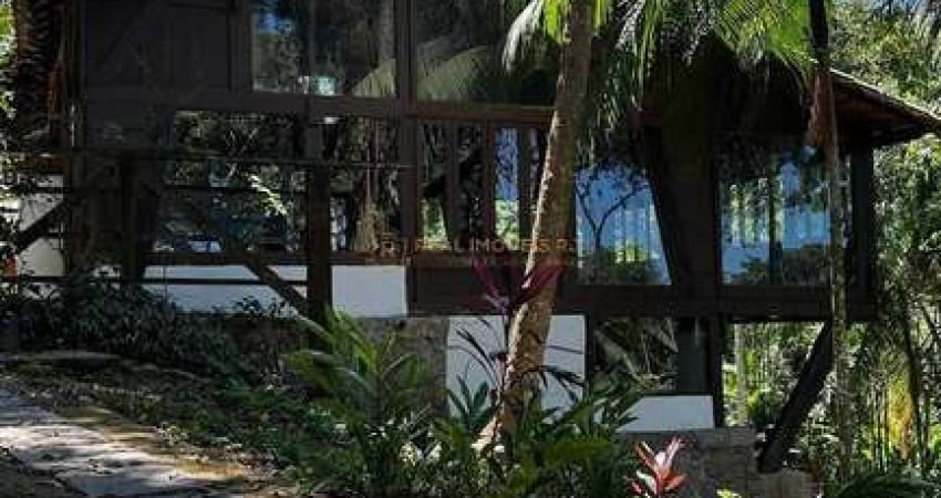 Casa à venda na Estrada do Sacarrão, 867, Vargem Grande, Rio de Janeiro