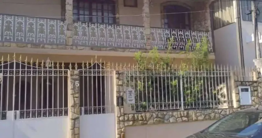 Luxuosa Casa , 3 quartos , na Estrada do Outeiro santo