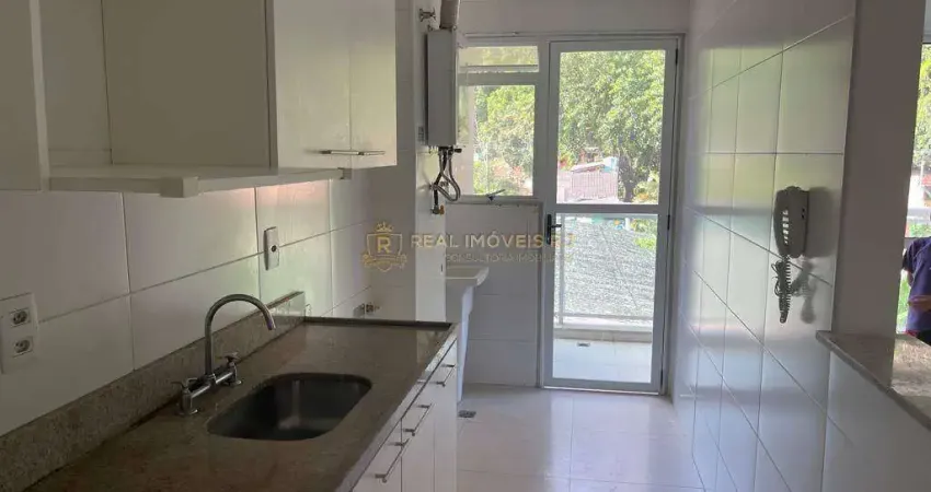 Apartamento 2 Quartos c/ Varanda e Vaga | Condomínio com Segurança 24h