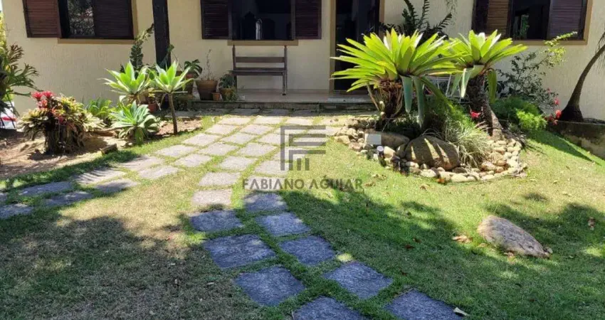 Ampla casa em Araruama, 4 Quartos (3 suítes) – R$ 850.000,00 - Parque Hotel