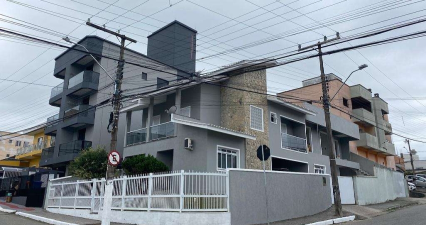 Casa com 3 quartos à venda na Rua Manoel Marques Júnior, 132, Serraria, São José