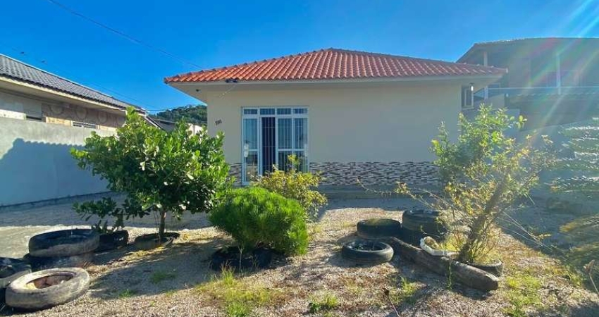 Casa com 2 quartos à venda na Orci Juvencio Inacio, 198, Forquilhas, São José