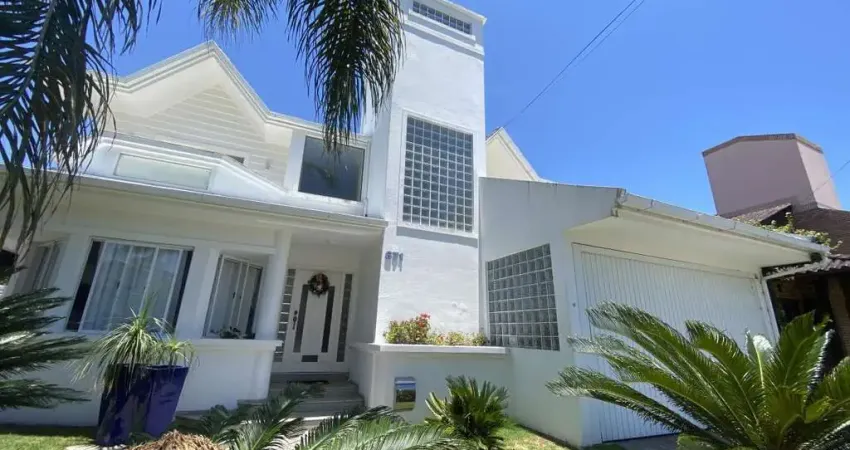 Casa para Venda em Florianópolis, Jurerê Internacional, 4 dormitórios, 2 suítes, 3 banheiros, 2 vagas