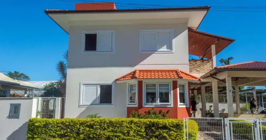 Casa para Venda em Florianópolis, Sambaqui, 5 dormitórios, 1 suíte, 3 banheiros, 6 vagas