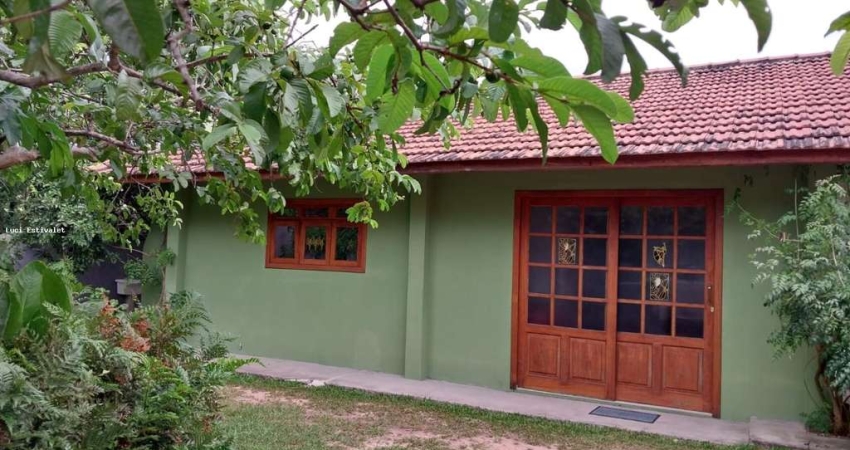 Casa para Locação em Florianópolis, São João do Rio Vermelho, 2 dormitórios, 1 banheiro, 1 vaga