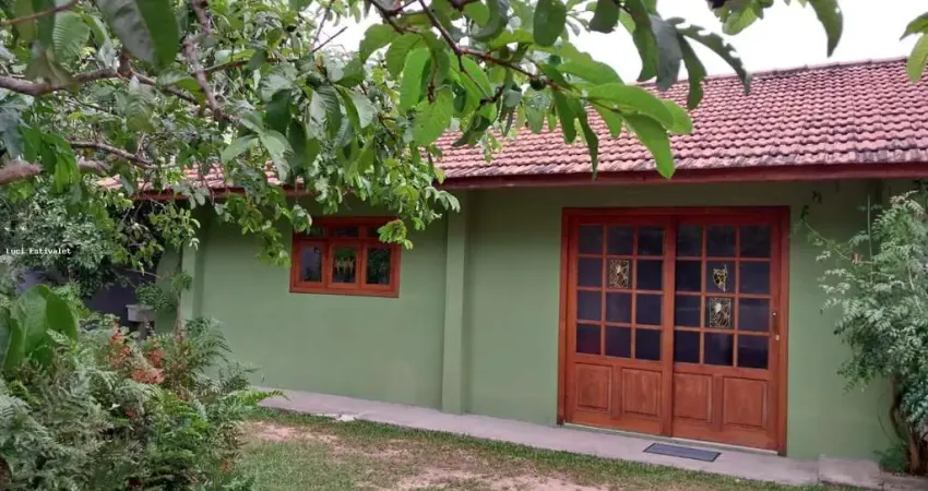 Casa para Locação em Florianópolis, São João do Rio Vermelho, 2 dormitórios, 1 banheiro, 1 vaga