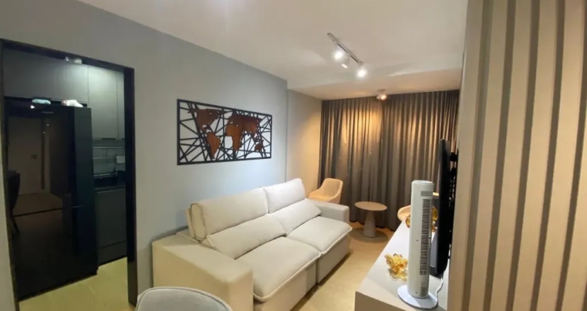 GD - Apartamento com 2 quartos no Edf. Fantasy/ Casa Amarela/ Andar alto nascente.