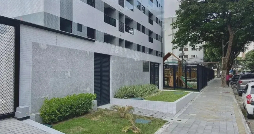 CNN - Apartamento no Espinheiro | Edf. Porto Arromanches, com, 03 Quartos, Nascente, Lazer, Vaga Coberta.