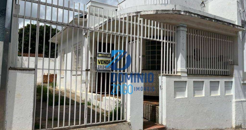 Casa com 3 quartos à venda na Avenida Presidente Vargas, Centro, Uberaba