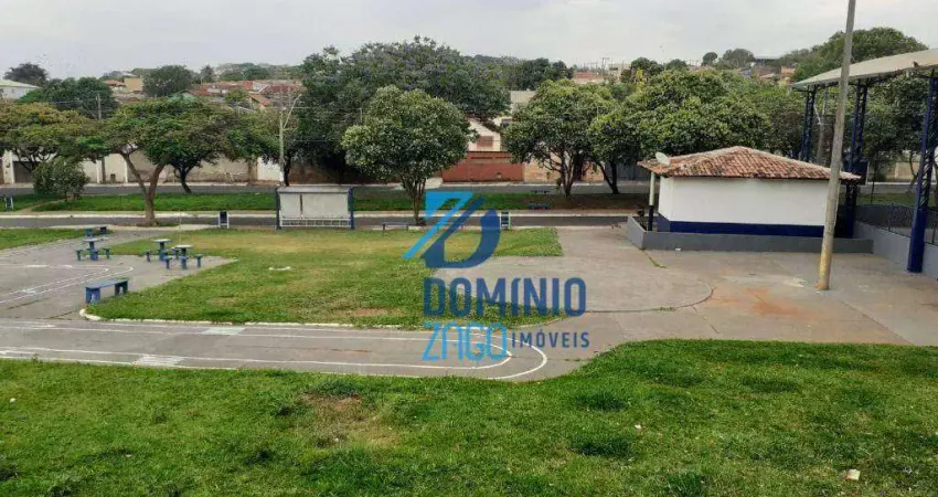 Casa com 4 dormitórios à venda, 79 m² por R$ 250.000,00 - Núcleo Habitacional Silvério Cartafina - Uberaba/MG