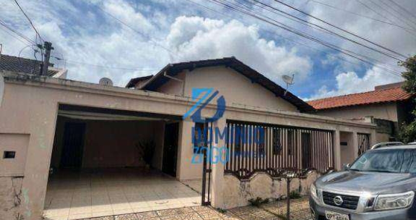 Casa com 3 quartos à venda na Rua Padre José Piasek, Centro, Araxá