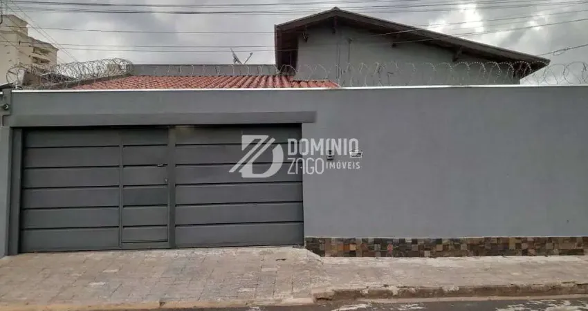 Casa com 3 quartos à venda na Rua Engenheiro Foze Kalil Abraão, Mercês, Uberaba