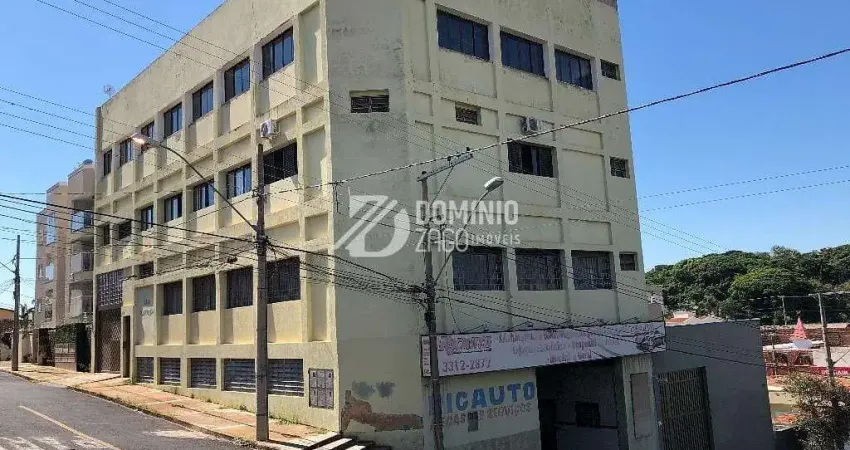 Prédio à venda na Rua Oswaldo Cruz, Estados Unidos, Uberaba