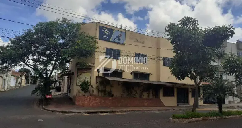 Prédio à venda, 338 m² por r$ 700.000 - residencial doutor abel reis - uberaba/mg