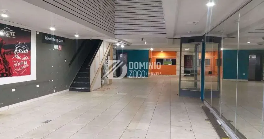 Galpão com mezanino no início da av. nossa senhora do desterro.