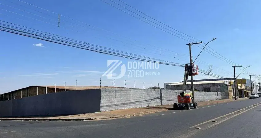 Barracão / Galpão / Depósito para alugar na Avenida Deputado José Marcus Cherem, Vila São Cristóvão, Uberaba