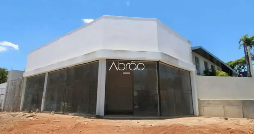 Loja ampla para alugar no água verde – 250 m² e estacionamento | ref