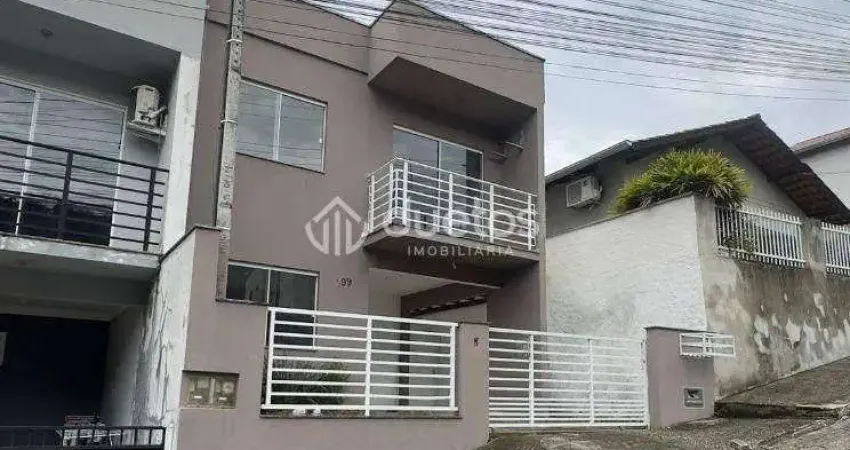 CASA À VENDA DE 2 ANDARES COM PISCINA NO BAIRRO SOUZA CRUZ