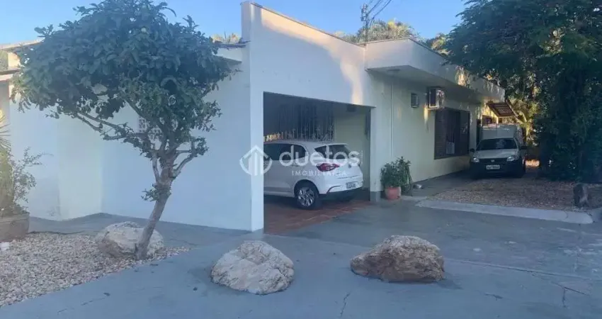 Casa com 4 dormitórios à venda, 295 m² por R$ 1.700.000,00 - Maluche - Brusque/SC