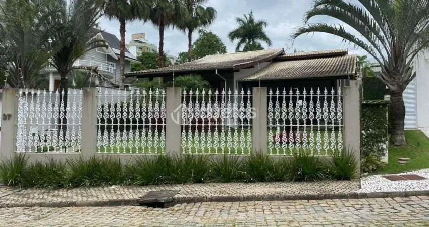 Casa com 4 dormitórios à venda, 340 m² por R$ 2.900.000,00 - São Luiz - Brusque/SC