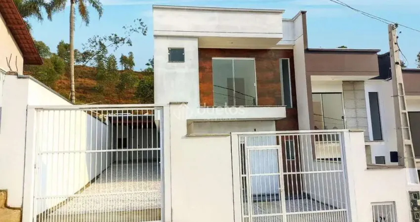 Casa 1 Suíte + 2 Dormitórios a poucos minutos do Centro