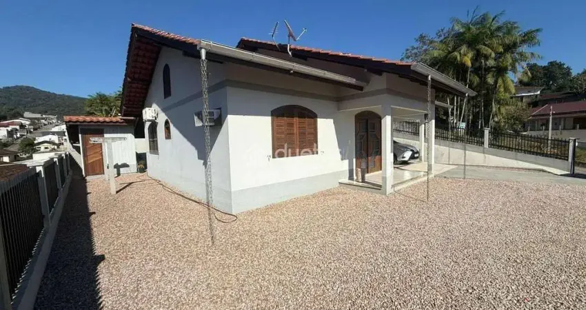 Casa com 2 dormitórios no Bairro Souza Cruz em Brusque
