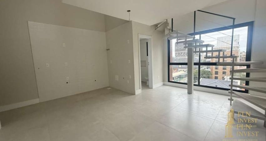 Loft com mezanino à venda no Centro de Florianópolis – 1 suíte, vaga