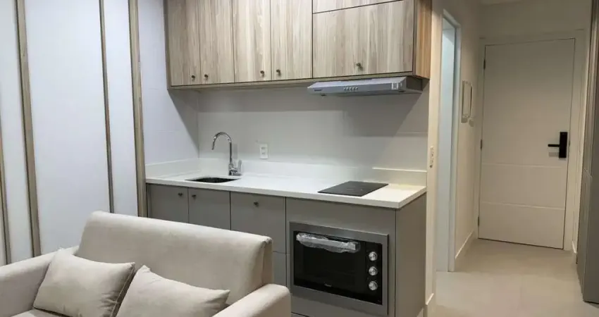 Estúdio mobiliado à venda no Centro de Florianópolis e alto padrão de lazer
