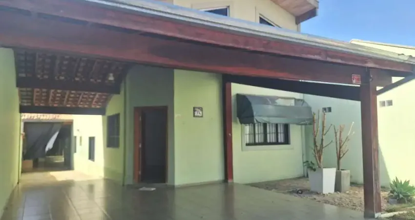 Excelente casa a venda e locação,  03 dormitórios (suíte) quintal grande, altos dotabaú, pindamonha