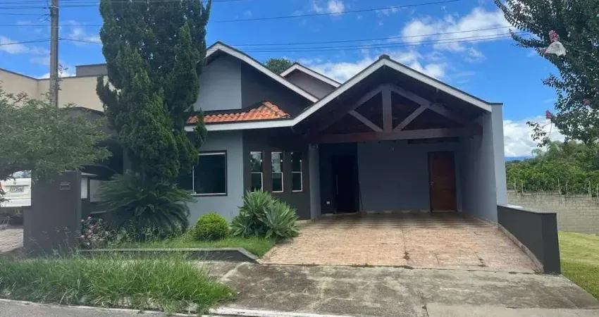 Casa em condominio fechado, 3 suites, area gourmet com churrasqueira e piscina, com portaria 24 hor