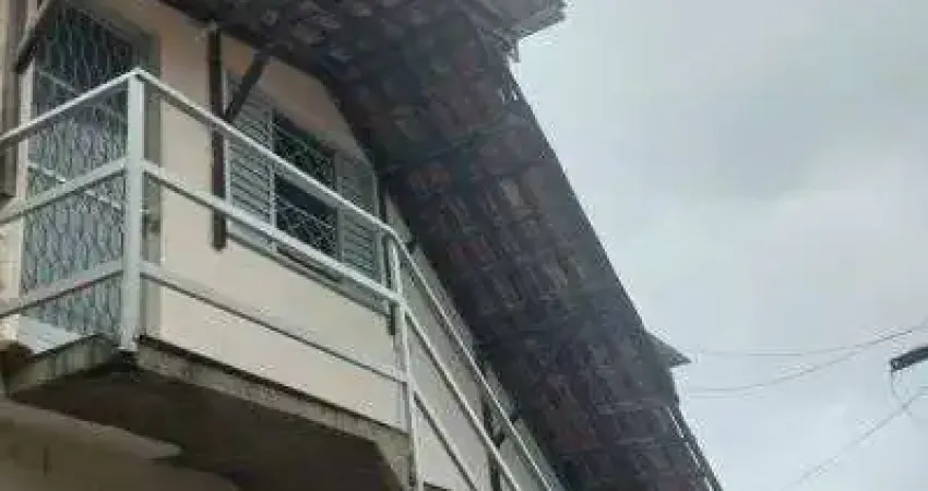 Sobrado para venda tem 70 metros quadrados com 2 quartos em Santa Efigênia - Juiz de Fora - MG