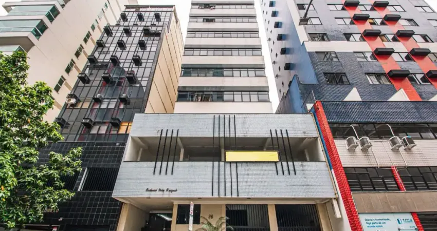 Quarto e Sala Amplos no Centro! Excelente Oportunidade!