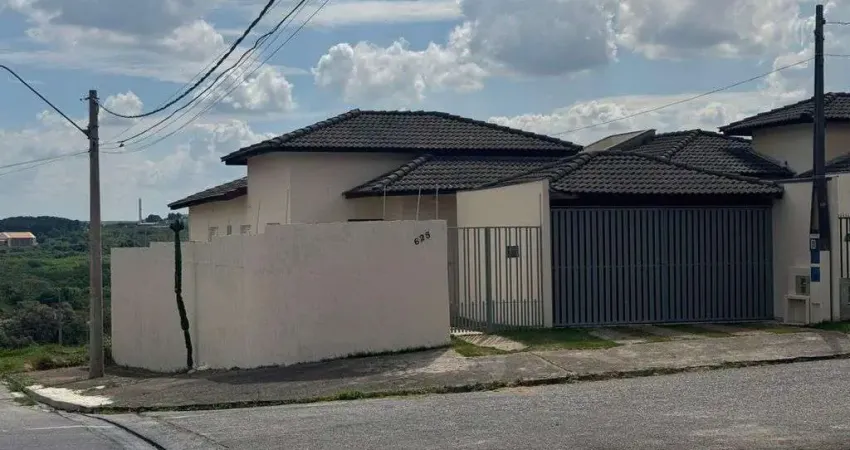 Casa 3 Quartos c/ Suíte e Jardim de Inverno - Jardim Iguatemi - R$490 mil!