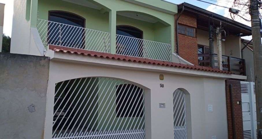 Sobrado com 3 quartos, sótão e aquecimento solar na Vila Carvalho