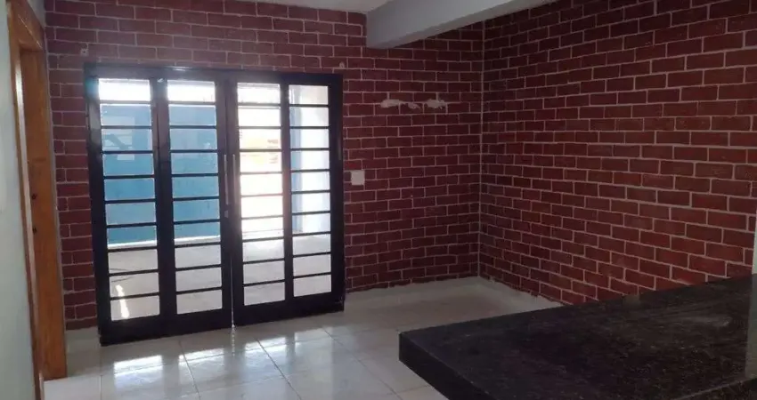 Oportunidade no Nikey! Casa com 2 quartos, 2 banheiros e cobertura