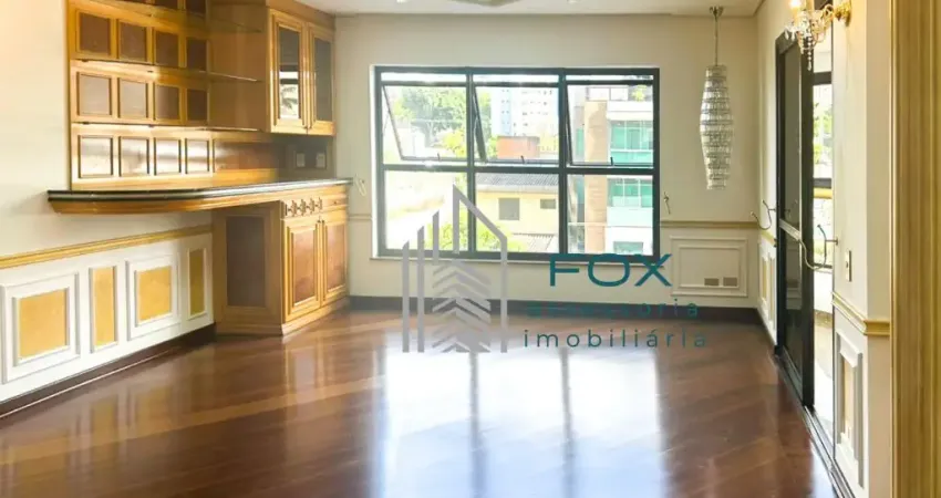Apartamento com 242m² 4 suítes com 4 vagas no Tatuapé