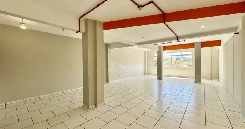 Ponto comercial com 3 salas para alugar em Água Verde, Blumenau 
