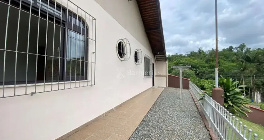 Casa com 3 quartos para alugar na Escola Agrícola, Blumenau