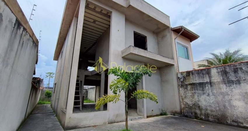 Casa à venda 3 Quartos, 1 Suite, 2 Vagas, 8M², Parque das Palmeiras, Pindamonhangaba - SP