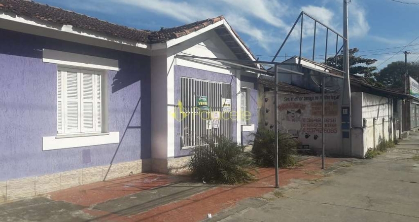 Casa à venda 3 Quartos, 2 Vagas, 347M², Centro, Pindamonhangaba - SP