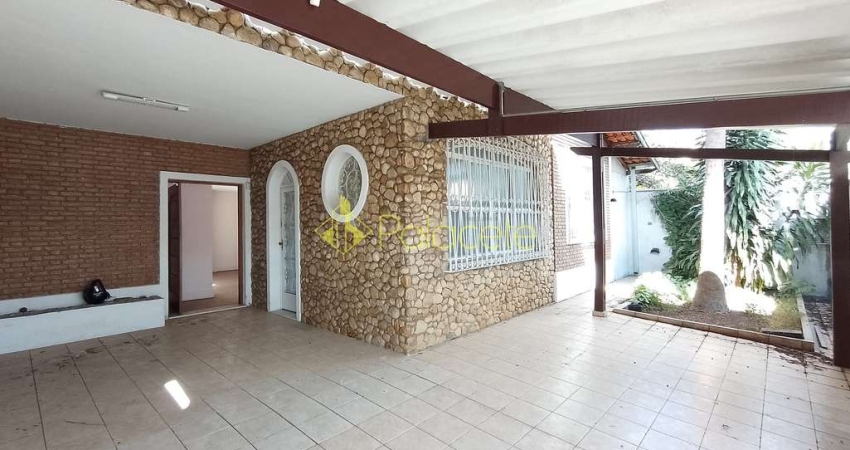 Casa à venda 3 Quartos, 1 Suite, 3 Vagas, 220M², Parque Residencial Bom Conselho, Taubaté - SP