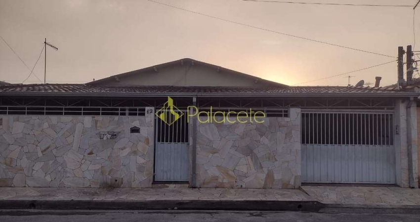 Casa à venda 3 Quartos, 1 Suite, 6 Vagas, 255.2M², Chácara Tropical, Potim - SP