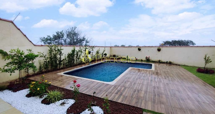 Casa à venda 3 Quartos, 1 Suite, 2 Vagas, 322M², Residencial e Comercial Cidade Jardim, Pindamonhan