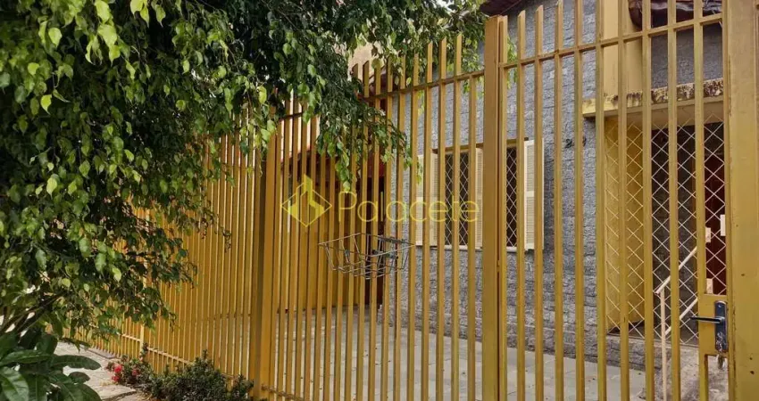 Casa à venda 4 Quartos, 1 Suite, 2 Vagas, Jardim Russi, Taubaté - SP