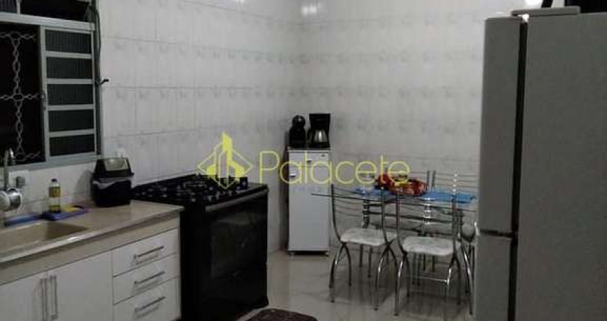 Casa à venda 3 Quartos, 1 Suite, 2 Vagas, 175M², Jardim Eloyna, Pindamonhangaba - SP