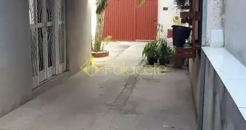 Casa à venda 2 quartos, 1 suite, 2 vagas, 200m², parque das palmeiras, pindamonhangaba - sp